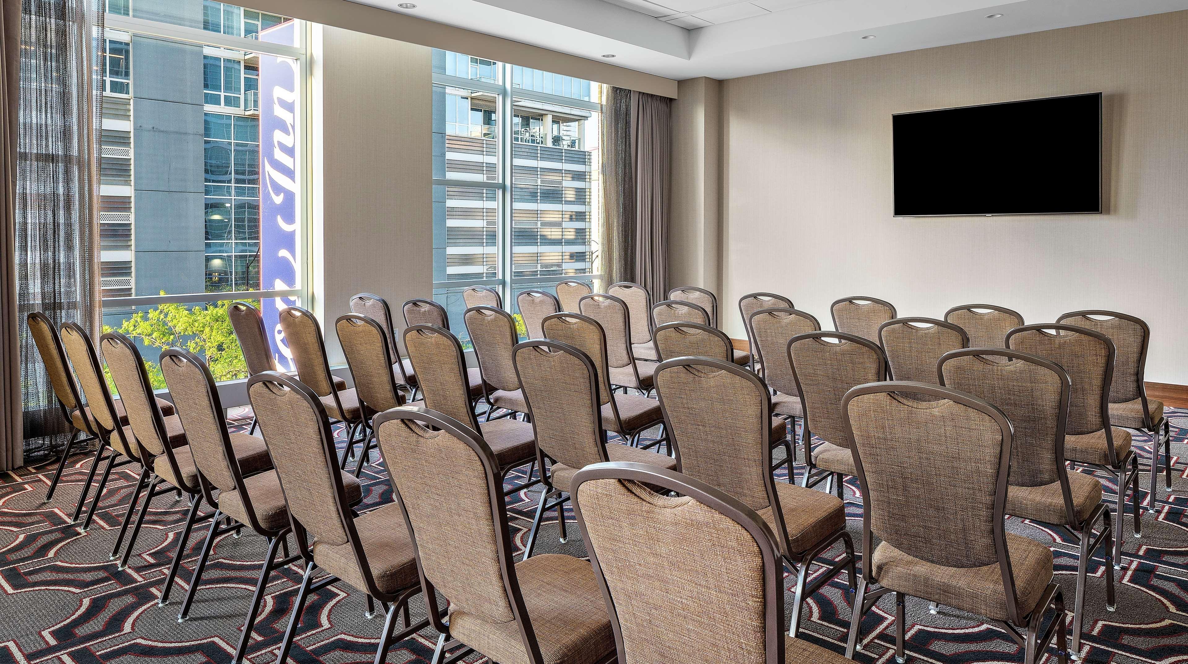 Home2 Suites By Hilton Chicago Mccormick Place Екстер'єр фото