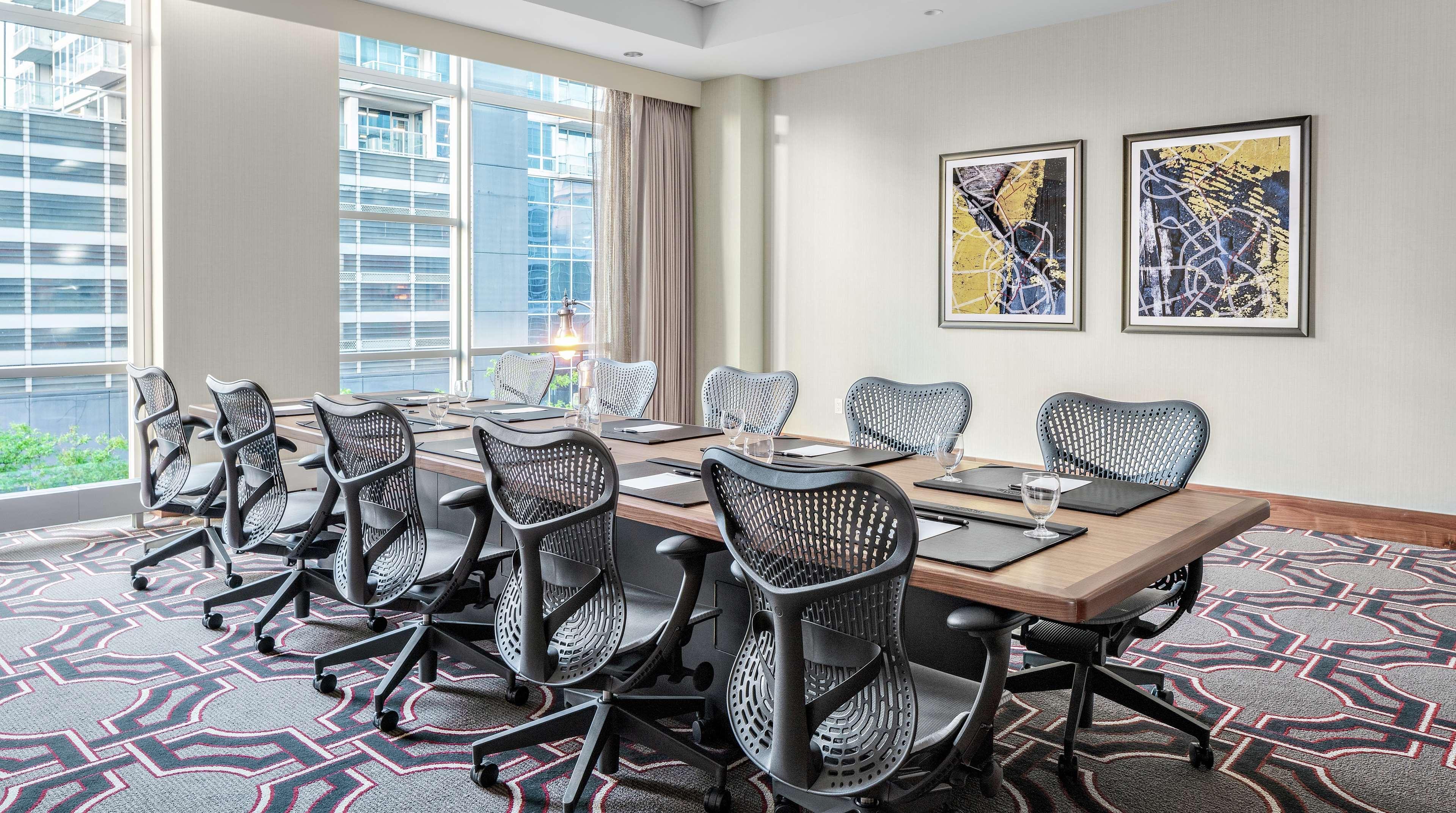 Home2 Suites By Hilton Chicago Mccormick Place Екстер'єр фото